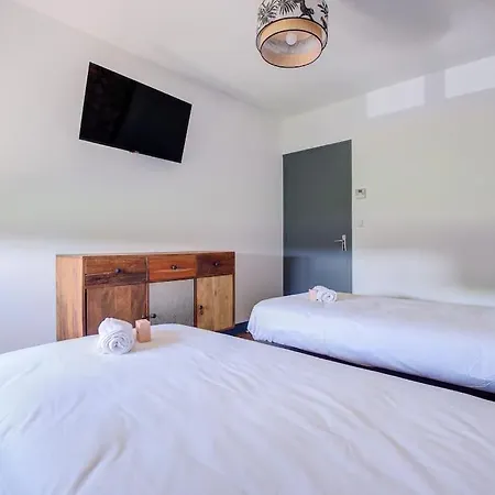 Combe Jolie Clim, Piscine & Jacuzzi Holiday home