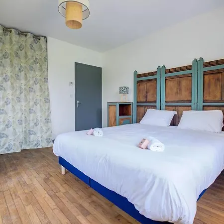 Holiday home Combe Jolie Clim, Piscine & Jacuzzi