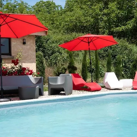 Combe Jolie Clim, Piscine & Jacuzzi Holiday home